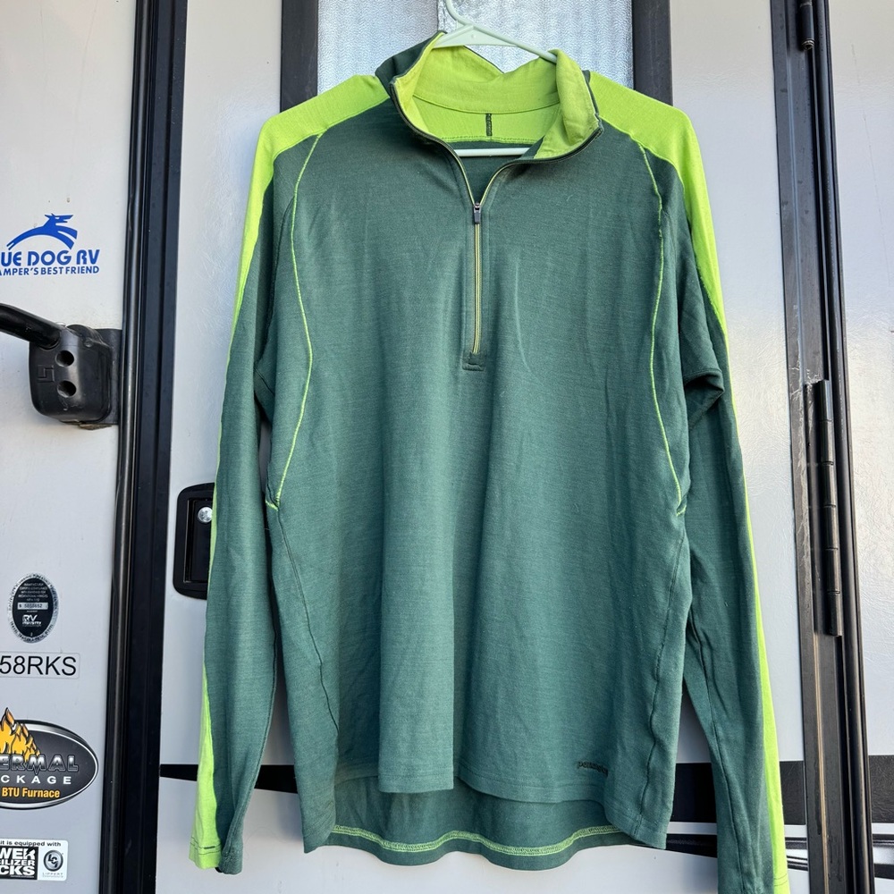 Unisex quarter zip Patagonia